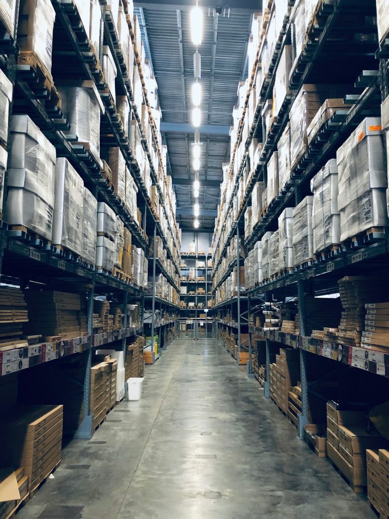 Personal operativo en almacén